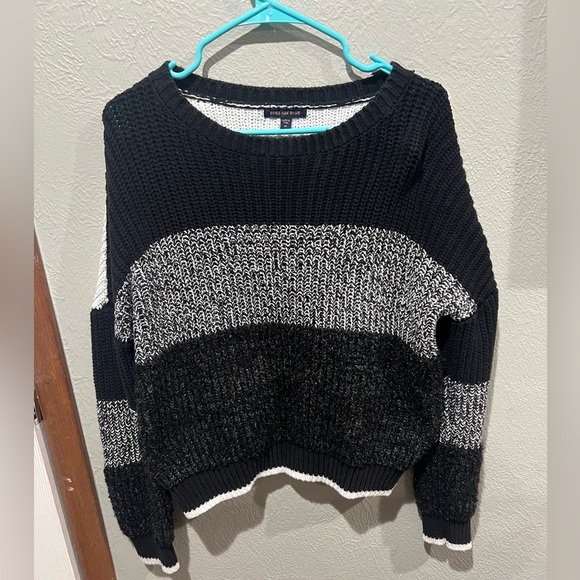 Skies Are Blue Sweaters - Skies Are Blue Monochrome Crew Neck Sweater Size M Oversized EUC Thick and Warm